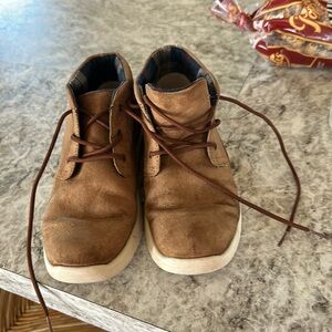 Ugg Boys Size 4